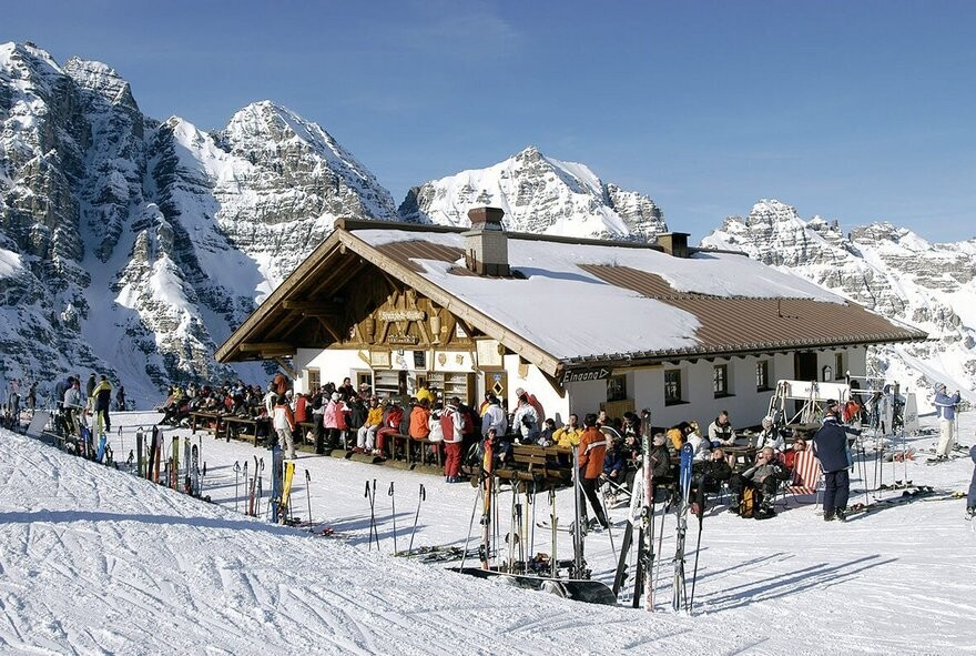 Sennjochhütte Winter.jpg